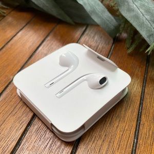 Apple EarPods with Lightning Connector